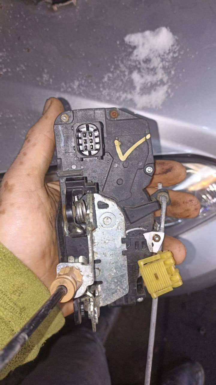 السلام عليكم
دكم سنتر شكل القديم اصلي
دكم جام خلفيه قديم اصلي 
كيلون أبواب اصلي
ماطور بوابة قديم 
قبق دبه حديث 
جوزة تشغيل شكل القديم 
توصيل موجود 
***********
***********
