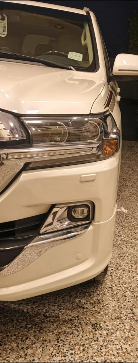 السلام عليكم ورحمة الله وبركاته  لاندكروزر موديل 2020 بريم اصل. ام الدفدي حساسات امامي خلفي باب خلفي كهرباء مري شفط كراسي جلد  دبل كرسي كهرباء 8 ايرباك زراك لايت لايت زنون السياره كفاله عامه على وضع الشركه ماشيه 66 الف حقيقي رقم بغداد سنويه باسمي عنواني بغداد  السعر 56500 يعني 5دفاتر و65 بيها مجال ***********
