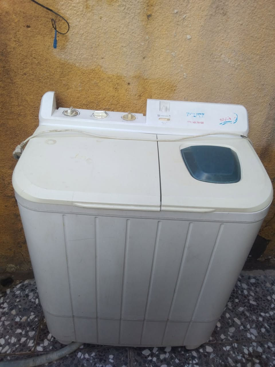 غسالة للبيع كما موضح بالفيديو السعر ٥٠ الف بيها مجال
الاتصال او المراسلة على الواتساب على الرقم ***********
