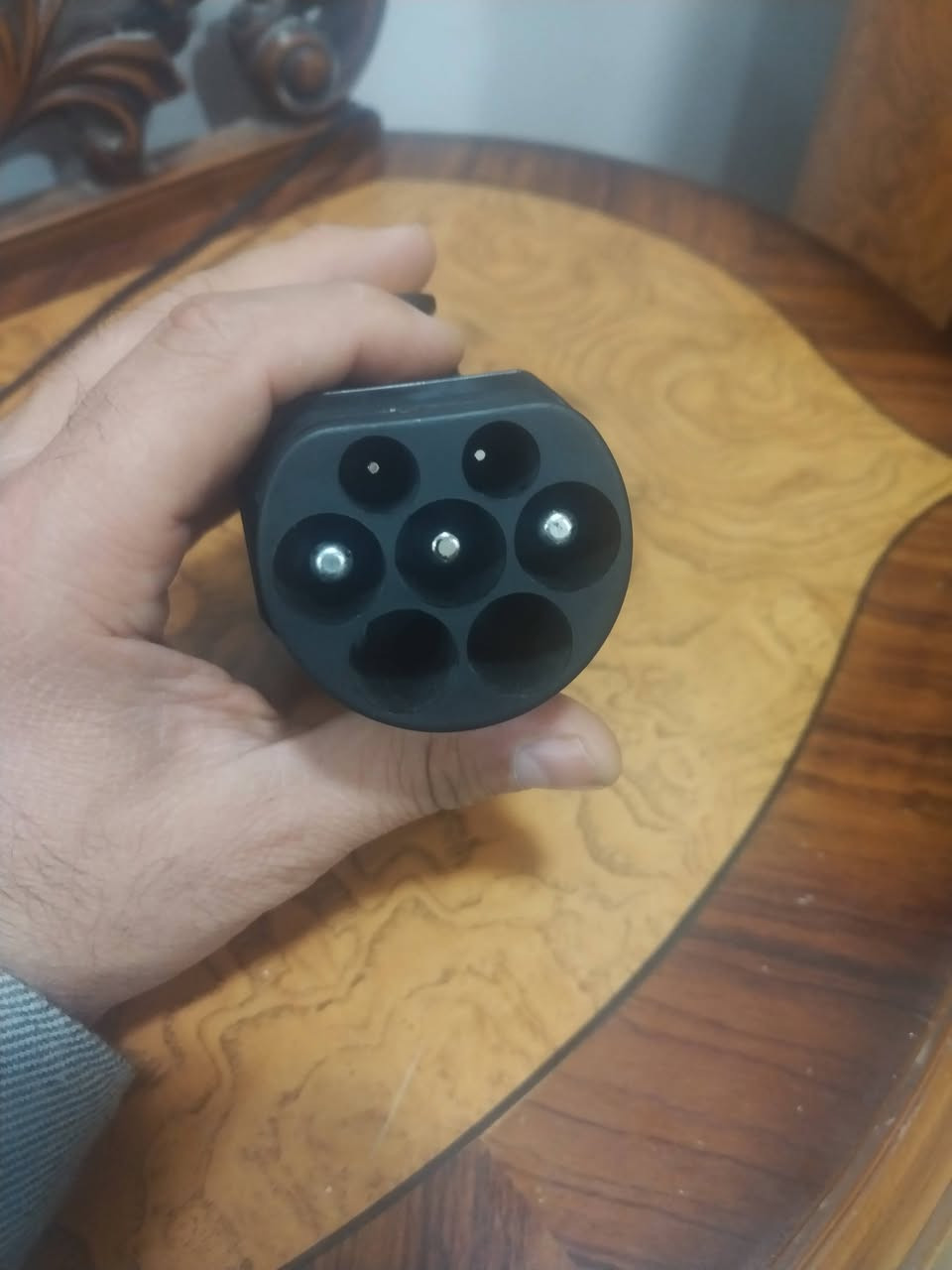 سلام عليكم من رخصة الادمن كبات مع ادبتر شحن تيوتا بريوس برايم هايبرد للبيع الكبات 50الف والا دبتر 35 متواجد عالواتساب ***********
