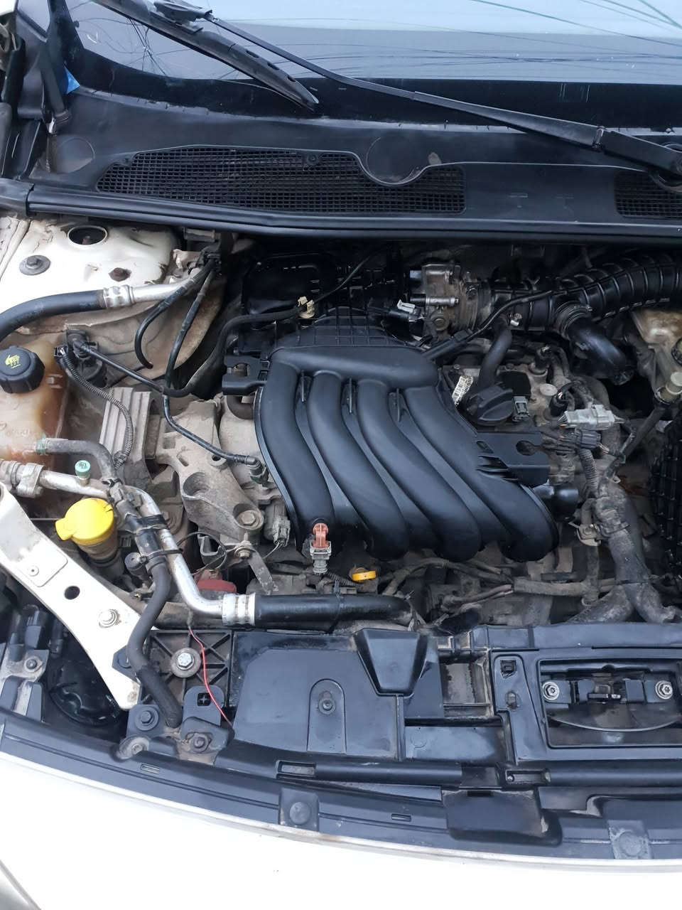 سلام عليكم للبيع رينو فلونس ٢٠١٦ شركه ٨ نوزل محرك ١٦٠٠ بيها نواقص بسيطه تنزل من السعر كير محرك نظيف تدفئه تبريد شغال السعر ٧٣ بيها مجال قليل 
الاستفسار ***********
