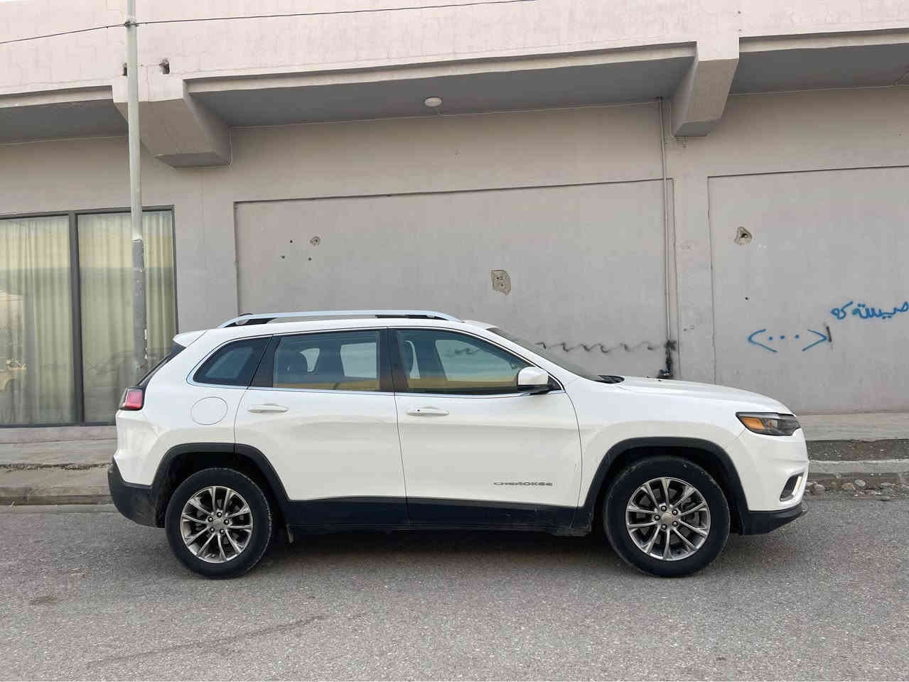 جێب چیرۆکی ٢٠١٩
سەیارەکە  تەنها بۆنیتی بۆیاغە بێ ناو بێ ئێڕباگ
دوو شوین کارت و تەعدیلی بچولی پێوەیە
سەنەوی و هەزەی نوێیە تا ٢٠٣١
پانۆڕامایە  بەسمەیە شەغالە زۆر مواسەفاتی تر
شوێن ڕانیە
نرخ١٣٨ گەڵا
***********
*********** رانية, السليمانية
