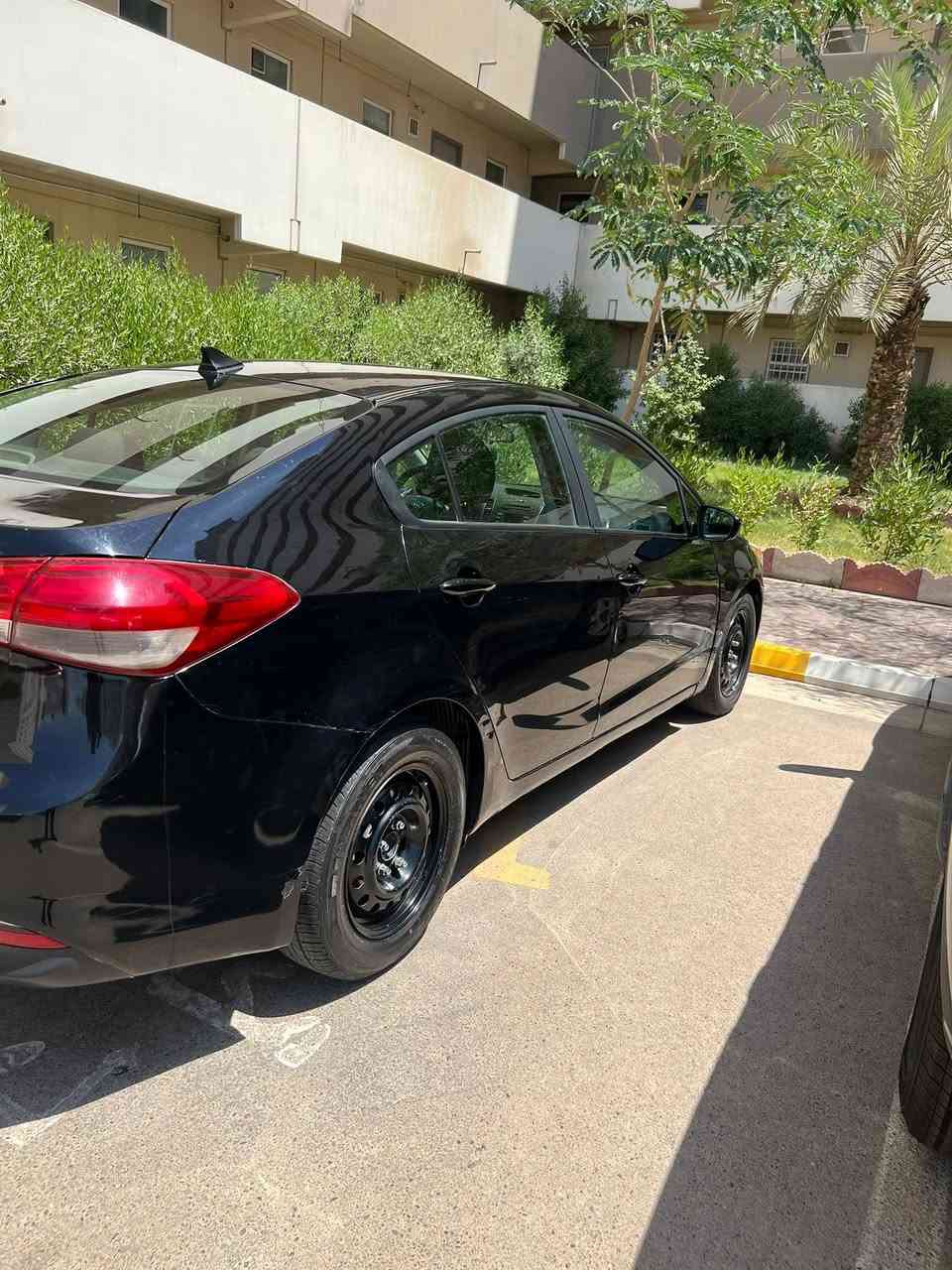 بيع مستعجل
فورتي 2018 امريكي
مكينة 2000دوش 
4قطع صبغ 
ماشيه 119mi
السيارة بأسمي 
صدرها نص عمر 
السعر 90 وبيها مجال
عنوان بسمايه 
***********
