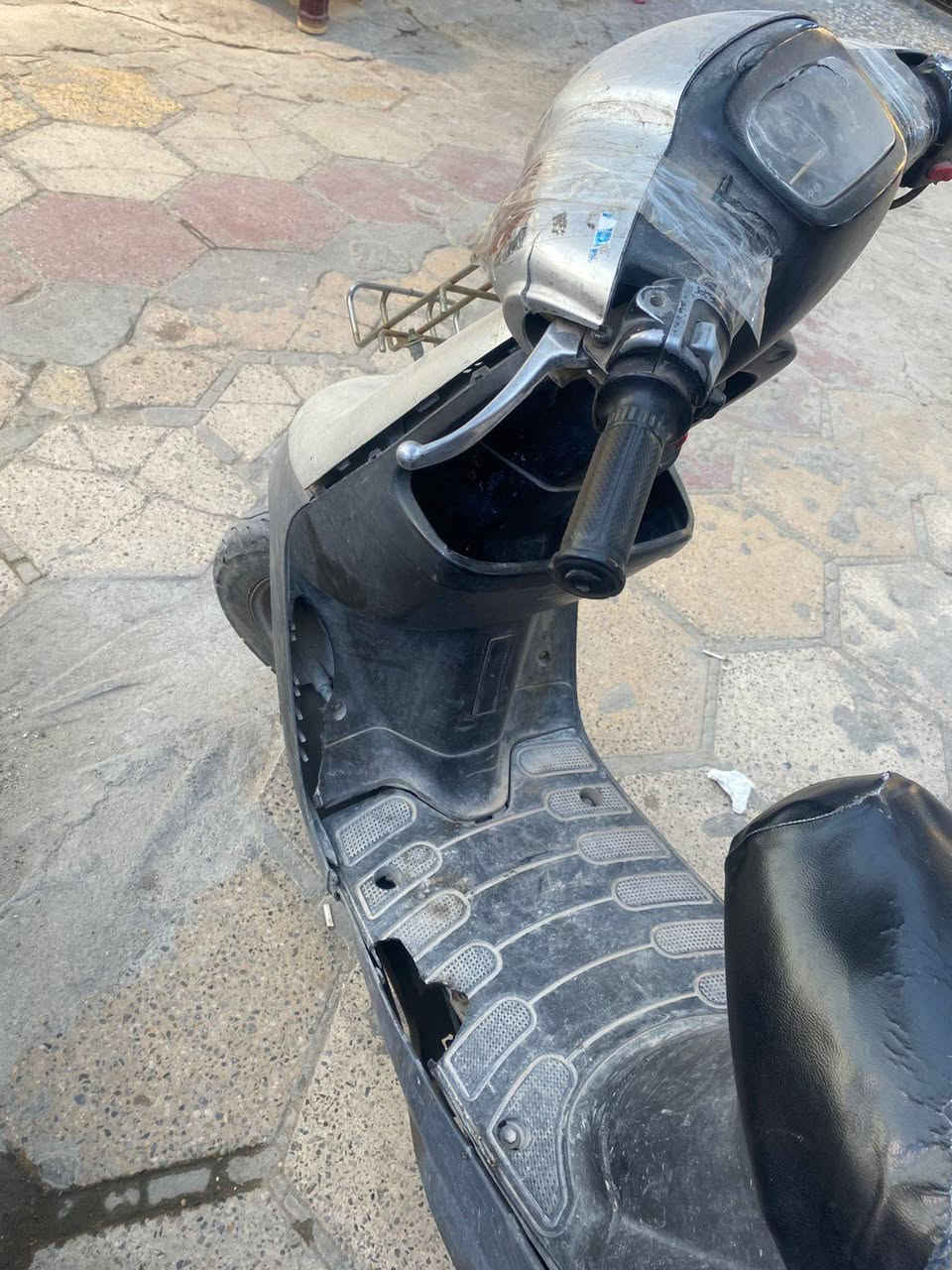 دراجه بطه 2003 شغاله ومحركها نظيف وشغاله ونقصها كفر بس لان كفرها تعبان اريدها ١٥٠ الف مكاني كربلاء حي المعلمين ***********
