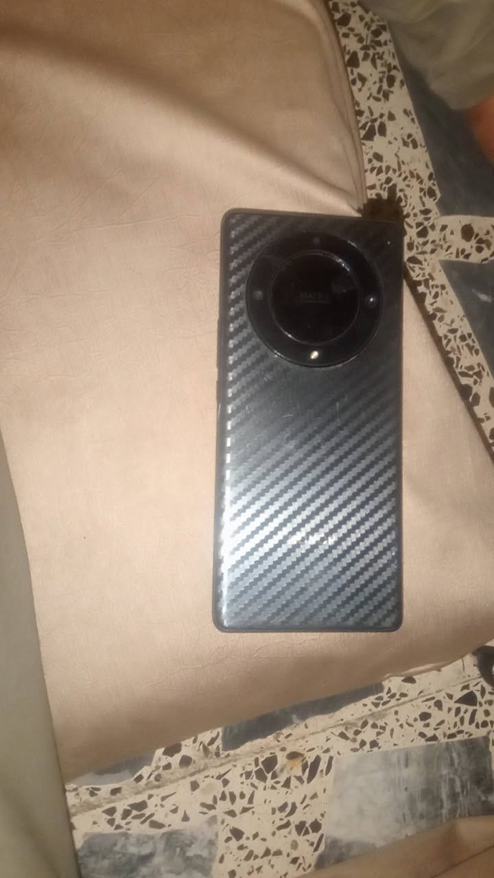 مبايل للبيع هونرx9a ب275 وبي مجال ***********

