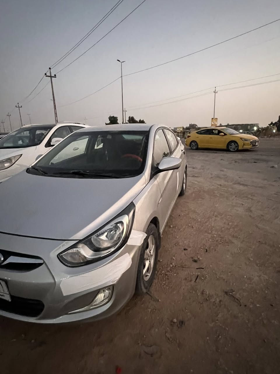 السلام عليكم اكسنت محرك 1400 تخم تاير جديد ويل كب شاشة مع كامرة دوارة والسياره حلوه ونظيفه كلش محرك كير حدادية فول بيها باردات بيها تكحيلات. بسيطه اعتبرها حزام. سعر 78 وبيها مجال رقم  نجف مداور ثاني يوم  اذا مو شراي لا تراسل ولا تخابر ***********
