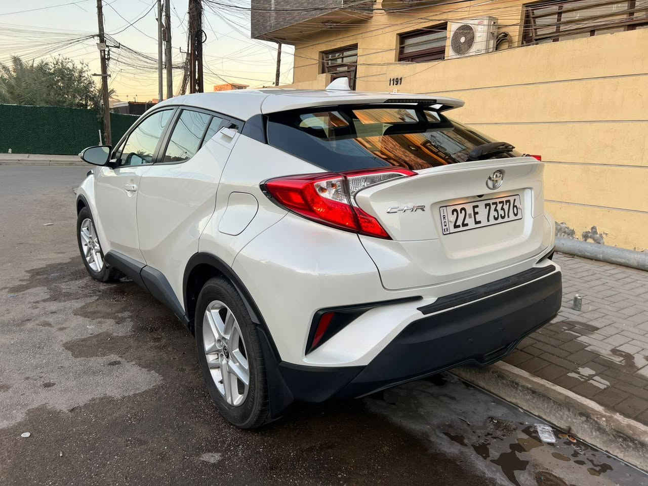 تويوتا CHR
موديل 2020
 ماشية 32 كم حقيقي وارد امريكي
محرك 2000 دوش المرغوب
تحكمات ستيرن
ثلاث انظمة قيادة
هاند بريك دكمة
مانع تصادم 
سيارة نظيفة متحتاج تصرف دينار عليها
 تخم تاير جديد 
باتري جديد 
صدر جديد
تدفئة تبريد ممتاز
رقم اربيل هزة جديدة
تريد وكالة تريد تحويل
السعر  جوة السوك 138 ورقة 
مكاني بغداد الدورة 
واتساب ***********
