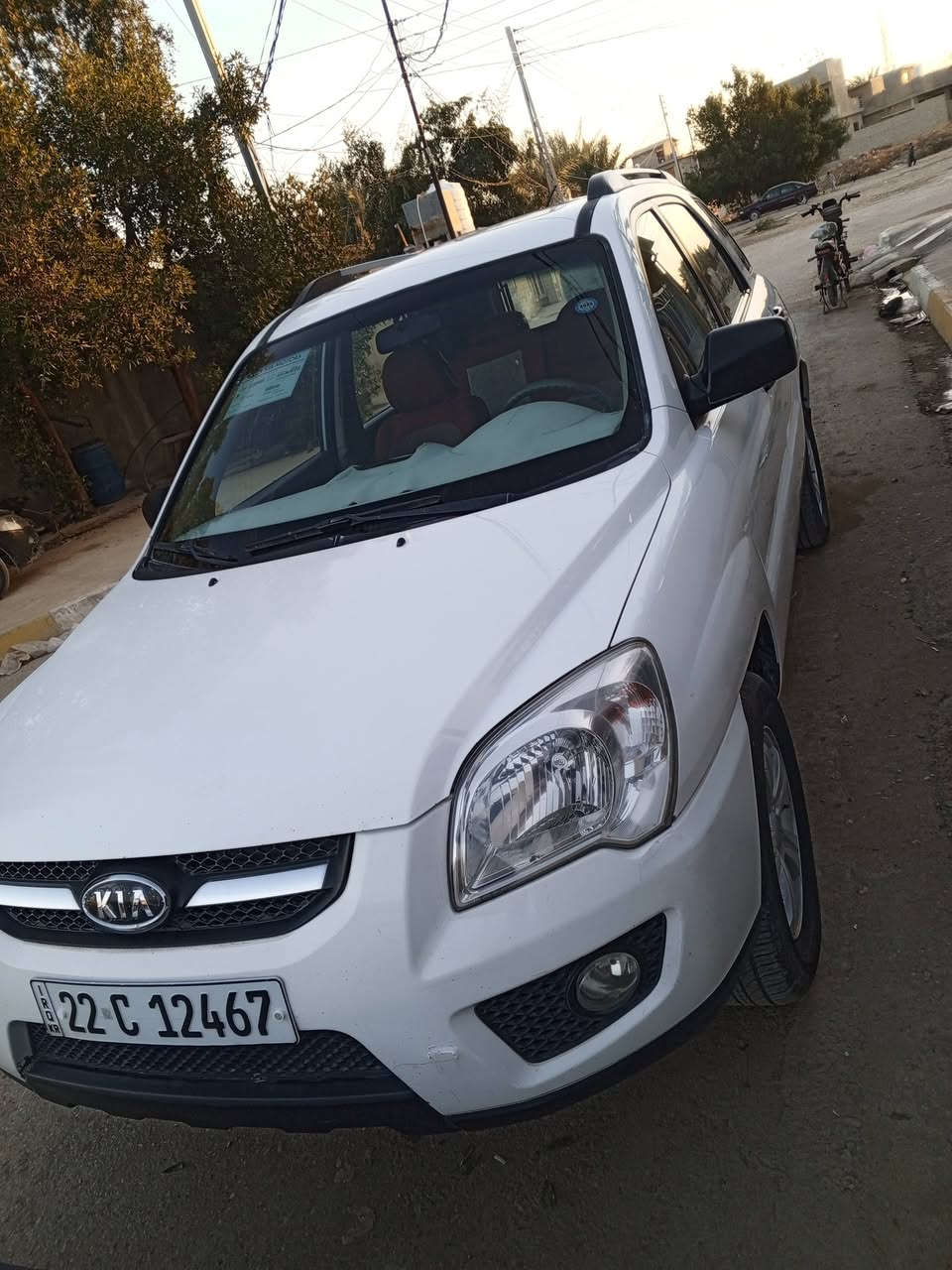 اسبورتج موديل 2009 رقم اربيل انكليزي مكفوله من صبغ من تبديل
بيها بس بارد بالباب سياره جديده تبريد تدفيئه كوله شغل 
كير محرك مكفول 
سياره كامله ماتصرف عليه دينار 
تخم تاير جديد 
باتري جديد 
مكان سياره ديالى كنعان 
***********
