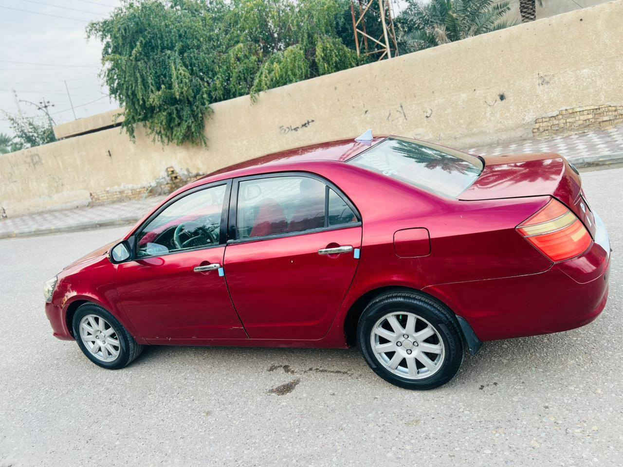 السلام عليكم سياره البيع جيلي موبل موديل 2013 سياره مكفوله من ضربه وتبديل مكينه وكير كفاله حداديه جديده تخم  تاير ويل جدد توني شادهن   مشروع وطني سنويه 28  كهربايات كله شغاله  تبريد شغال شاشه وكامره شغالات مكاني عماره السعر 38 وبيه مجال  رقم الهاتف  ***********
