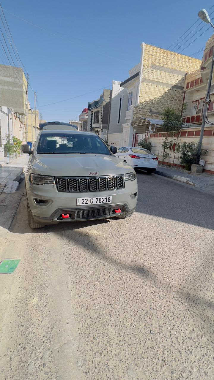 - [ ] السلام عليكم
- [ ] للبيع سيارة: جيب گراند شيروكي فئة ترايل هوك فول مواصفات 2020 ماشيه 39km

- [ ] وارد كندي حادث بنيد ودعاميه مبدلات ونص جاملغ الايمن مصبوغ 
بدون دواخل  سستم ايرباك مبدل تصليح كندا

- [ ] (رقم اربيل  دخول جديد)

- [ ] •المواصفات :
- [ ] ▪️السيارة:جيب كراند شيروكي TRAIL HAWK
- [ ] ▪️شوته رياضيه k&n
- [ ] ▪️المحرك: 5700 v8 (هيمي)
- [ ] ▪️نظام تعليق جكات  
- [ ] ▪️فتحة سقف (سلايد روف) بالقمارة 
- [ ] ▪️رادار خلفي  توقف  
- [ ] ▪️حساسات خلفية اصل
- [ ] ▪️كامرة خلفية دوارة اصل
- [ ] ▪️حساسات ورادارات الاجتياز الجانبية (نقاط عمياء)
- [ ] ▪️شفتات بلستيرن للتحكم بلكير العادي
- [ ] ▪️لايتات   زينون عالي  وناصي وكشاف 
- [ ] ▪️بصمات عدد 2 للابواب مع بصمة تشغيل
- [ ] ▪️نظام فور ويل درايف 4*4
- [ ] ▪️تحكم فول كهرباء لكرسي السائق والراكب
- [ ] ▪️كشن ذاكرة(خزن ميموري)لكرسي السائق
- [ ] ▪️شاشة الدشبول كبيرة (ايباد) للتحكم بايعازات السيارة
- [ ] ▪️تبريد قطعتين امامي وخلفي
- [ ] ▪️تدفئة وتبريد لكراسي المقدمة
- [ ] ▪️اشاير بلمرايا الجانبية
- [ ] ▪️نظام سبورت
- [ ] ▪️جنطة كهرباء
- [ ] ▪️ستيرن كهرباء
- [ ] ▪️تشغيل عن بعد
- [ ] ▪️سستم صوت
- [ ] ▪️تحكم ستيرن جهتين بلوتوث وحاكية وكروس سرعة وتحكم صوت 
- [ ] ▪️نظام ABS مانع انزلاق
- [ ] ▪️السيارة فول رقم التلفون*********** مكان السياره بصره
