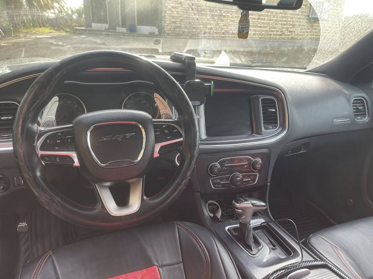 للبيع جارجر ار تي موديل 2015 
حادثها مرفق بصور بدون دواخل 
سياره فول عده الفتحه 
كشنات تدفئه تبريد 
ستيرن تدفئه 
كشنات خزن ميموري  
وبعد هواي مواصفات 
رقم بغداد باسمي سنويه وهزه ولوحات جدد 
مكانه بالمثنى اي استفسار اتصل وتدلل *********** 
سعرها 165
