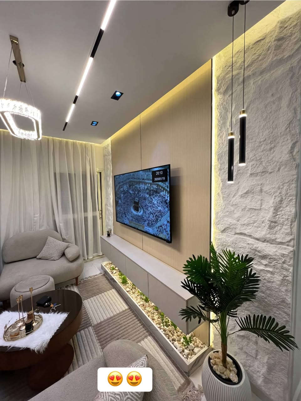 سلام عليكم عمل ديكورات  
      ( داخلية وخارجية )
جبس بورد           بوردكس         
بديل خشب          شيبورد          
  سحبات              تصليح               
   صبغ                  ترميم 
       سجاد لديكورات
     ***********
