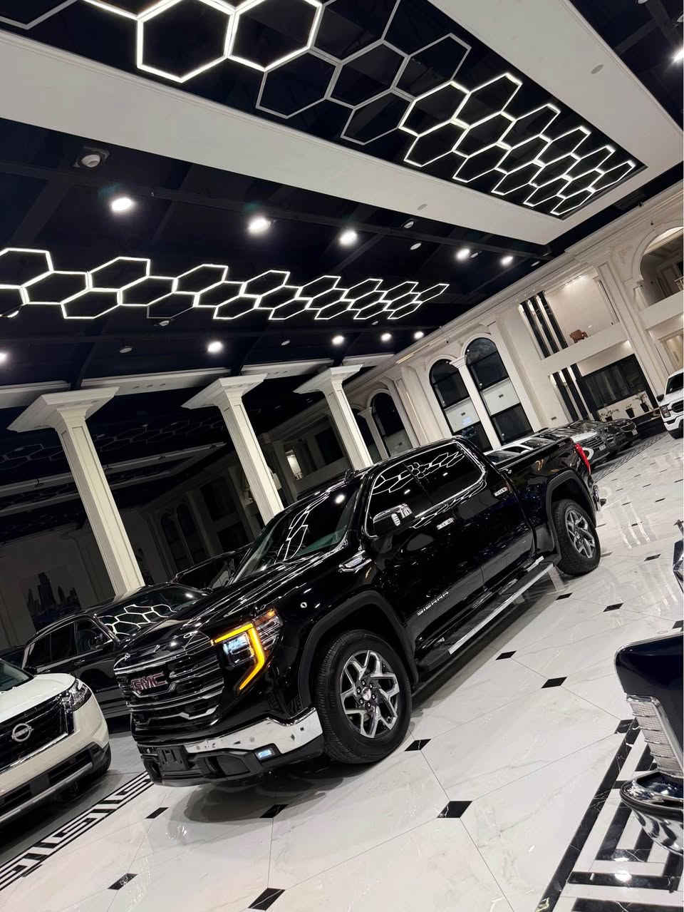 بيكاب جمسي سيرا وارد امريكي شكل جديد موديل2024 محرك V8 سلندر5.3 مواصفاتSLTپلاس يعني فول فول
شاشه جبيره شاشه بلكامل الكتروني بصمه شغال‌عن بعد 
فتحه سلايت كشنات خزن كشنات جلد كشنات كهربائي كشنات تتفيه🔥كشنات تبريد❄️استيرن‌تتفيه🔥كشنات
خلف تتفيه🔥بريك بصمه موبايل📱وايليس‌تبريدمركزي
كاميرات 🎥 خمسه٣٦٠ امامي وجانبيات وخلفي اشاير مريات رادار جانبيات رادار امامي حساس امامي حساس خلفي بدي كهربائي استيرن كهربائي لايت ليد زينون ويل كروم تحكم استيرن تحديد سرعه باب جبير بدي قصير يعني مرغوب سياره بعد هوايه مواصفات بيها سياره مكفوله من اي نواقص كله بشرط ضرر بدي تبديل شريكه وباب خلف تبديل شريكه يعني سياره بدون صبغ فقط بين باب وبدي بيها اشويه صبغ بجم كبس ارباك استيرن وبرده سياره بدون اي نواقص حتا لو برغي بشرط بدون تعديل بدون بقسات كله بشرط سياره ماشي ٢١ الف مكان سياره إربيل شريكه ابو ظبي كارس سياره بيع ومراوس   سعر. 377$🔥😳

*********** وتساب. 
***********. أربيل, العراق
