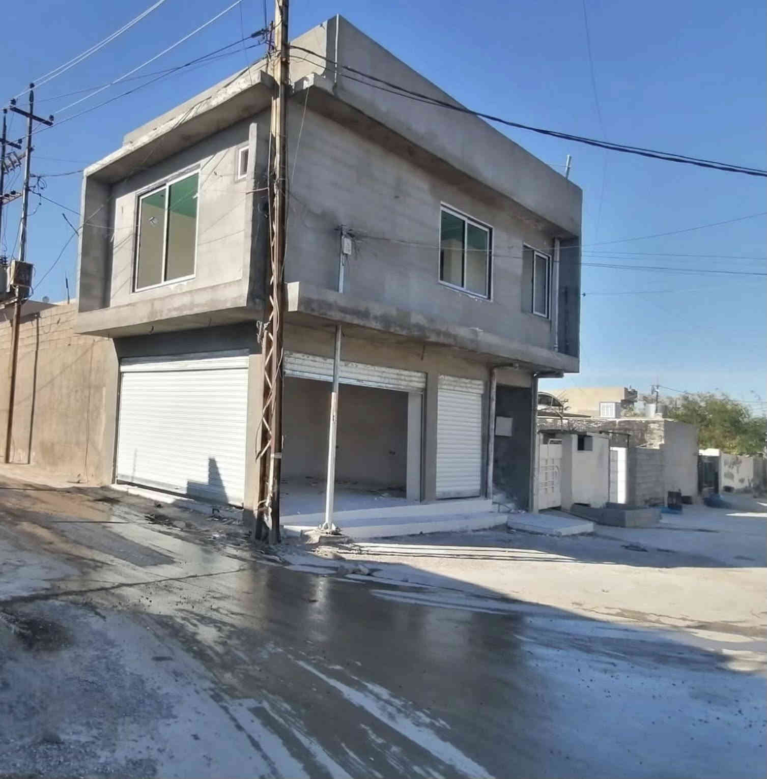 #شقق
شوقه بو فروشتن له گه ره كى ده روازه پشت غسل كه ركوك روبه رى 72 متر  دوكانيكى روكنى له گه ل دايه كولانى فول خدمات 

نرخ 55 مليون ومجال

بوزانيارى زياتر په يوه ندى بكه ن به عقارات ستار اكرم بازرگان

📍ناونيشان : كه ركوك بازارى ئازادى ته لارى ئاسو

***********
***********
