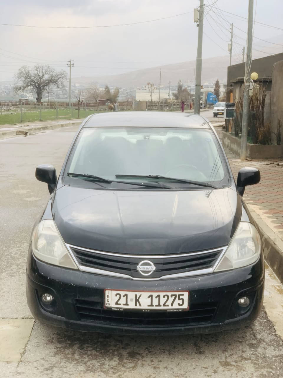 سلاو لە ئەدمین 
نیسان ڤیرسا
 مۆدیل٢٠١١
مەکینە ١٨ 
گیرمەکینە بە شەرت
یەک پارەچە بۆیاخی هەیە 
سەنەوی هەتا ٢٠٢٩ نوییە
١٤٧km
قەپاتە بەس سلایت نییە 
***********
مەسج بکە لە خزمەت دامە
