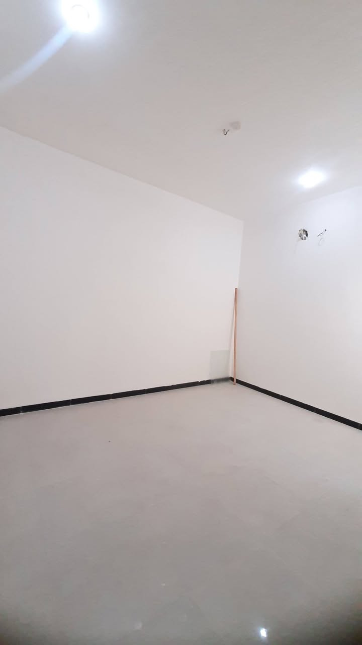 بيت للبيع طابو صرف 

حي الصحه 
على شارع ٢٠ الثاني
قريب للمدارس 

مساحه ١٠٠م طولاني

طابق واحد بناء حديث ٢٠٢٦
غير مسكون

غرفه استقبال صاله مطبخ 
صحيات داخليه وخارجيه مناور ٢

الروفان للعقار  
***********
