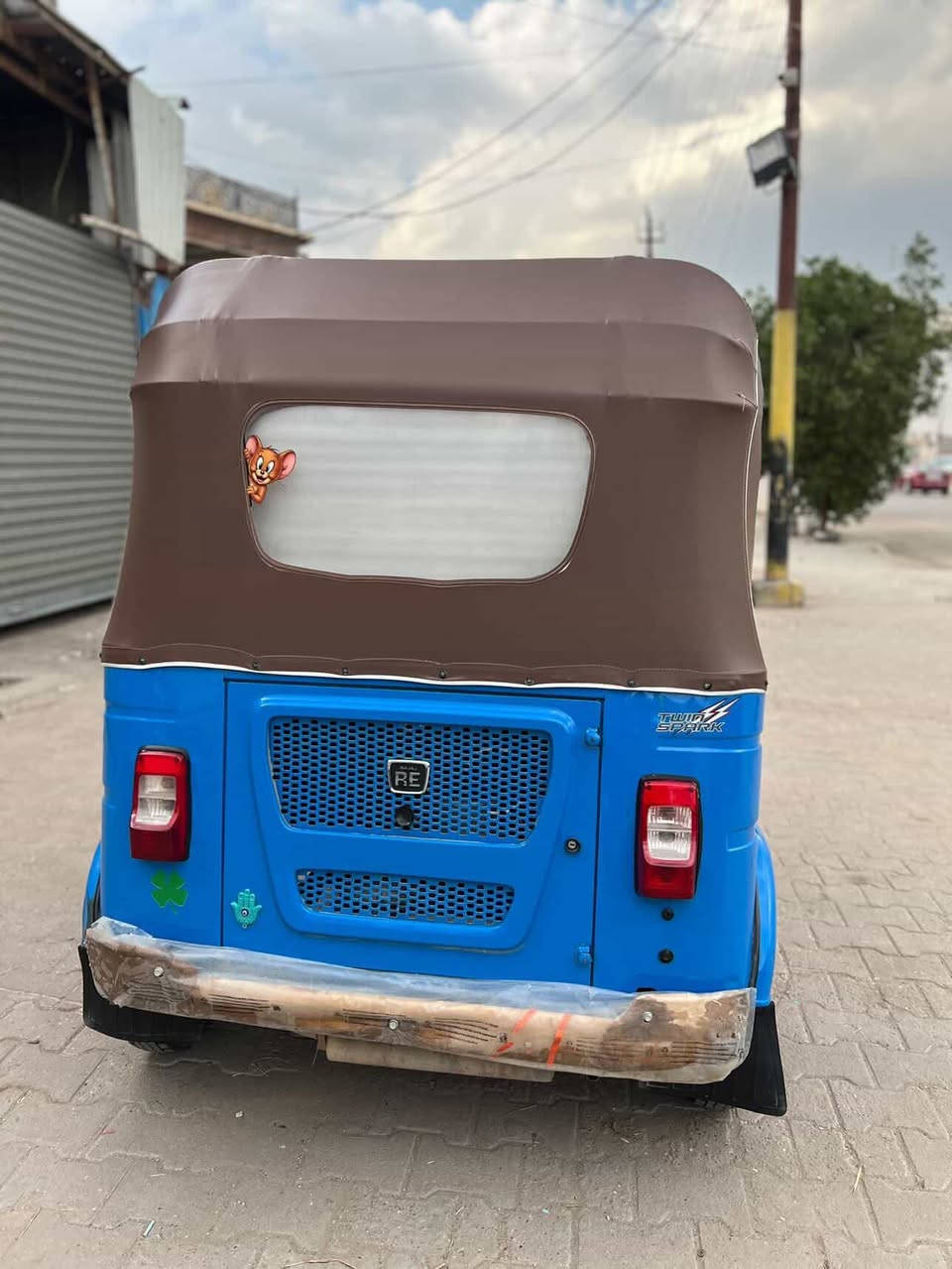 سلام عليكم تكتك ٢٢ كفاله عامه كشر ومحرك رقم بغداد تحويل ثاني يوم مكاني بغداد المحموديه  
سعر ٩٥٠٠ وبيها مجال حك الجيه 
***********
