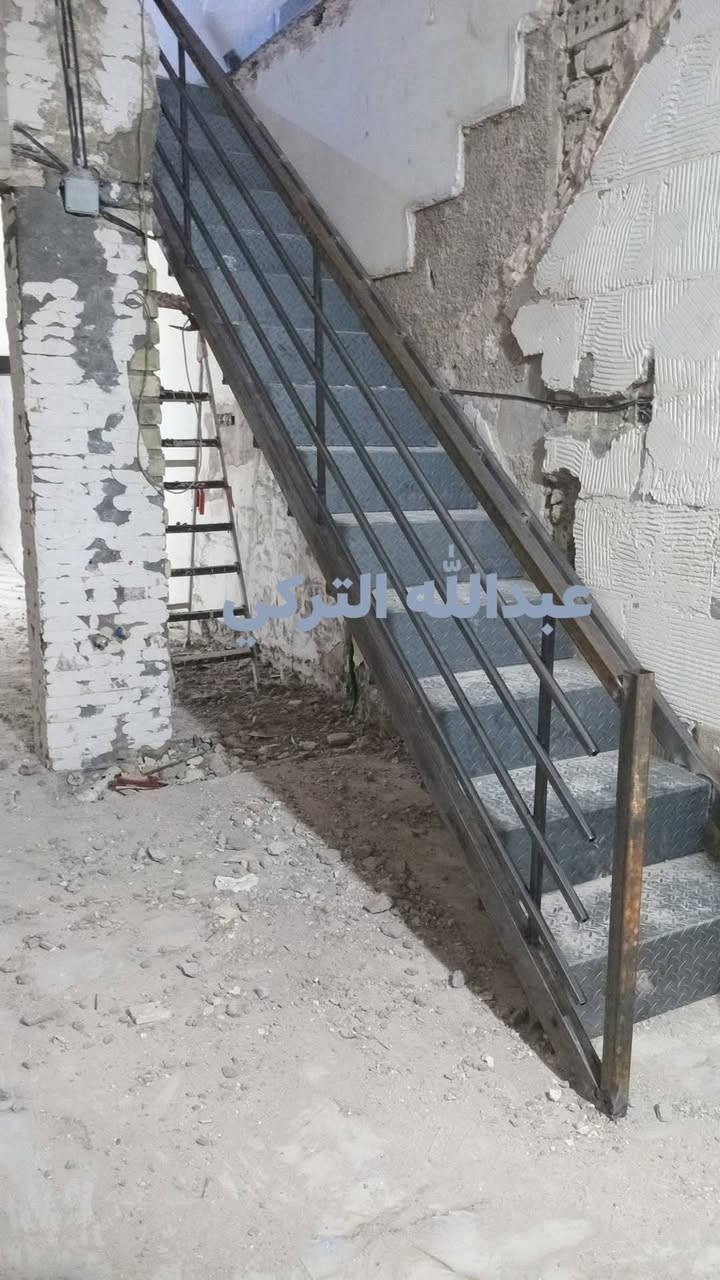 سلام عليكم تم بعون الله افتتاح محل حداده 
عنوان الثعالبه شارع البنزين خانه قرب محطة الكهرباء 
باب شباك متر 40الف حديد مليم ونص حقيقي يشمل النقل وصبغ وتثبيت باب سلايت 3متر في2متر حديد 2مليم +مزجج 3مليم 650يشمل النقل وتثبيت وصبغ ألون كيسبان متر 28

سندويج بنل غرف سندويج كرفانات محجرات درج حسب طلب 

درج خارجي باب دفتري وين مكانك اجيك بغداد كرخ 
 *********** 📱 الهاتف 
*********** واتساب
