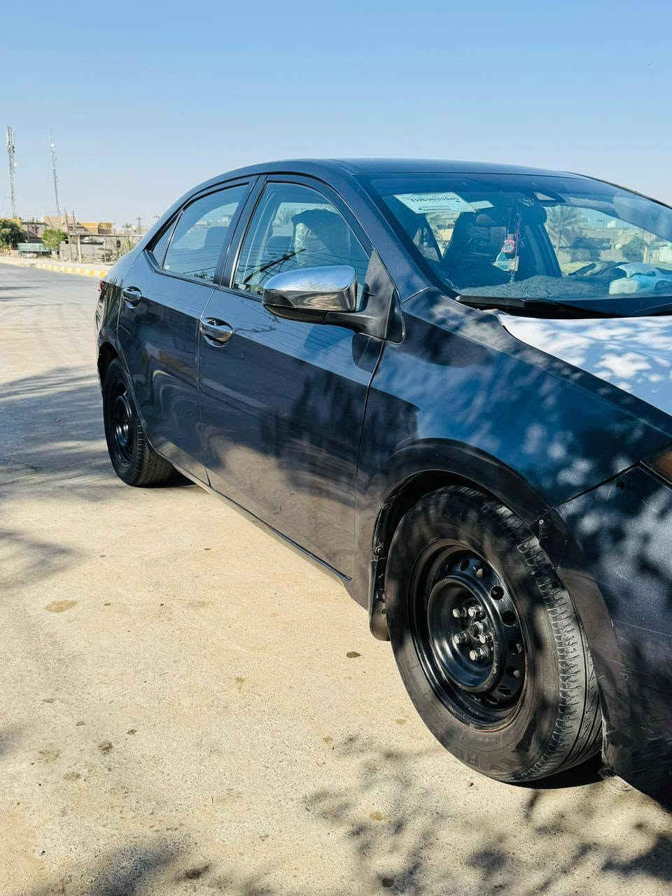 كورلا وارد امريكي موديل ٢٠١٧ رقم سليمانية انكليزي ... 
كير ومكينة وتبريد كفالة عامة ... 
شاشة كبيره ...
تحكم استيرن ...
رادار ...
تخم تاير ... 
حدادية جديدة ...
سنوية جديدة لغاية الشهر الثالث في ٢٠٢٩ ...
بيها قطعتين كما موضح بالسونار ... 
السعر ١١٣$ وبيها مجال للطيبين ...
مكان السيارة ديالى المقدادية ...
الشراي يتصل على الرقم *********** 
ويدلل الشراي ... المقدادية, ديالى
