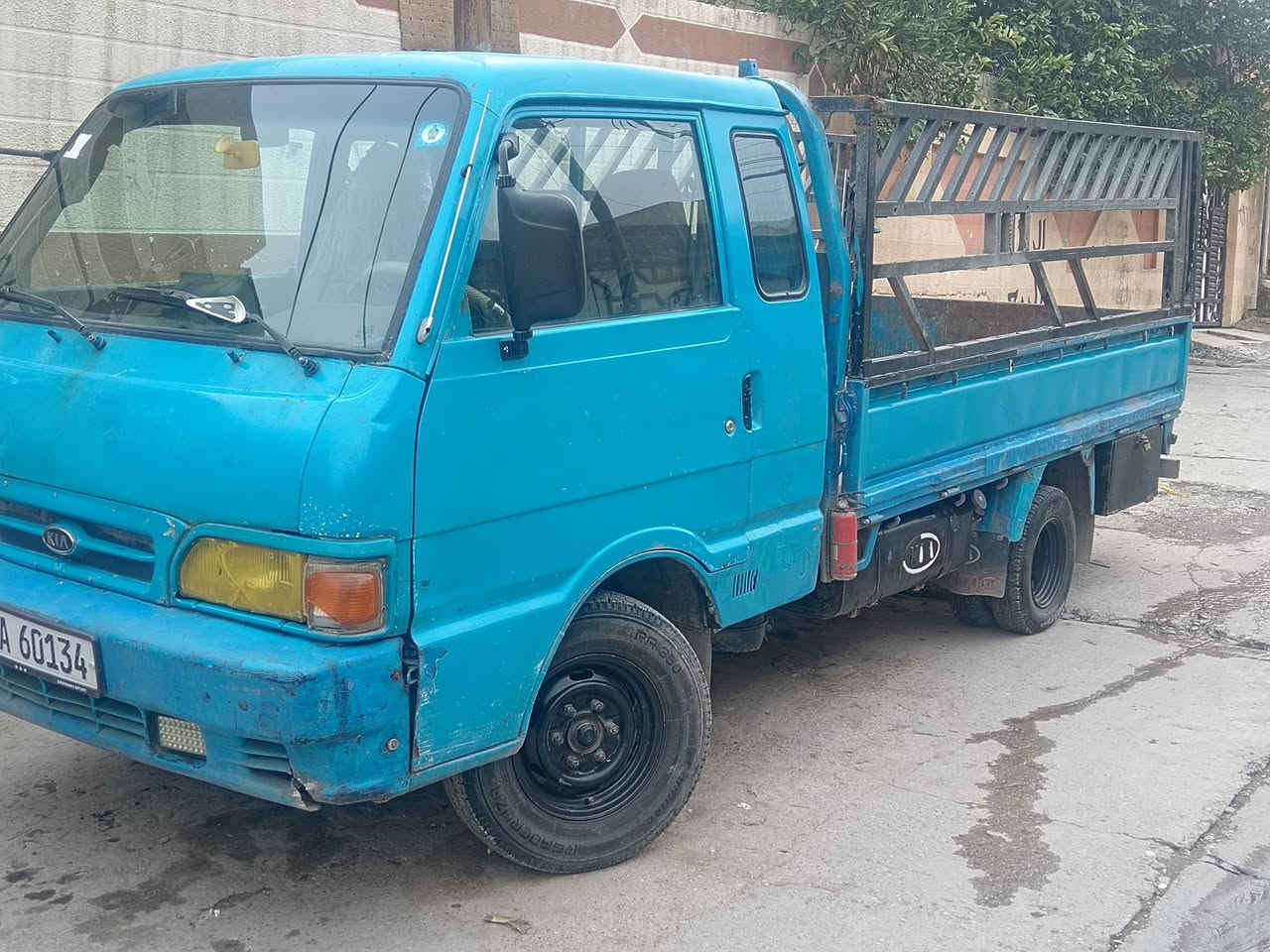 كيا للبيع بنكو موديل 1996 رقم نينوي انكليزي بسمي سنويه 2027 المحرك يبخر  والكير الرابعايفلت السعر 50 وبيعا مجال والباقي شرط الشاصي والاكسن  وطخم تايه جديد موصل *********** بي واتساب
