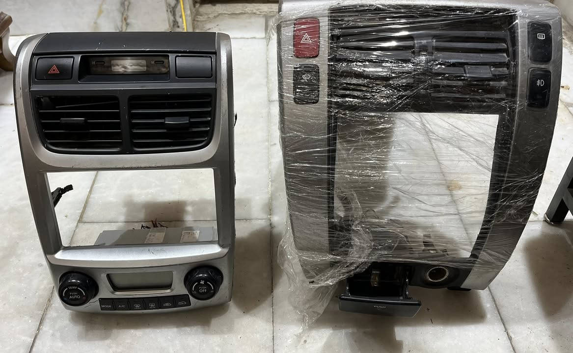 سلام عليكم اخوان … 
متوفر گفر مسجل سپورتج كامل مع تحكم التبريد 
و دگتات التبريد + الساعة + الازرار 
السعر ٣٠  الف 

گفر توكسان كامل مع دگتات التبريد + الساعة + الازرار  
السعر ٢٥ الف 

شمسيات توكسان لون رصاصي 
السعر ٢٥ الف للزوج 

يوجد توصيل 
بغداد -المشتل 
للاتصال ***********
