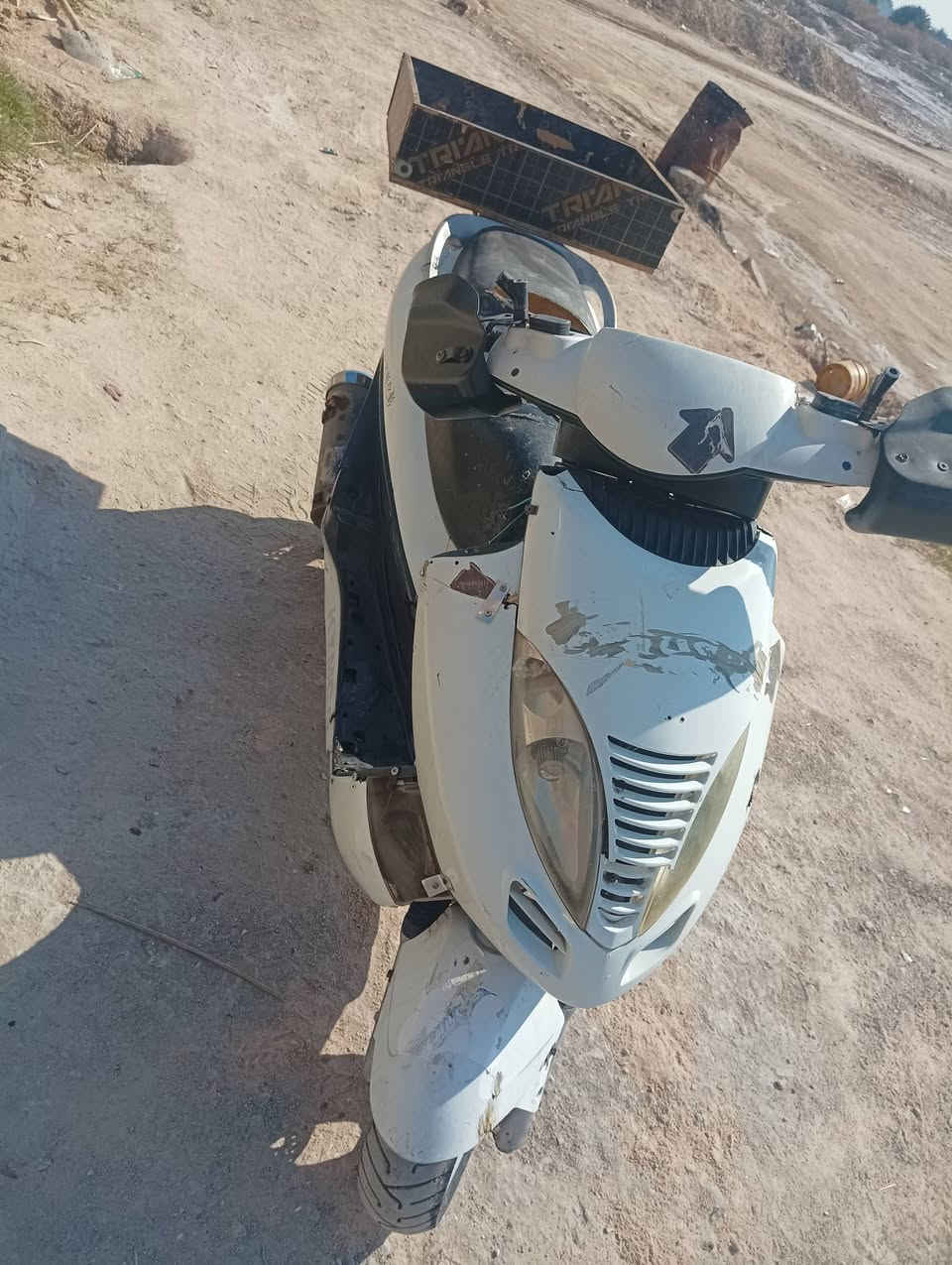 السلام عليكم
دراجه كامكو بوليسي للبيع 
كامله من كلشي تشتغل نكره توني مجفته 
تايرات جديد كهربائيات كامله كله شغاله 
لايت عالي وناصين ابيض واصفر 
بابل الدبله 
السعر 300
***********
