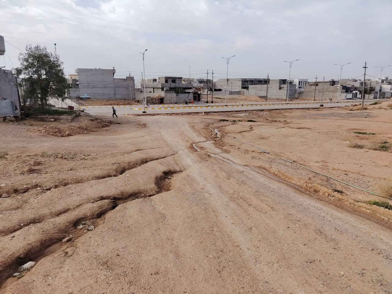 بسم الله الرحمن الرحيم
السلام عليكم ورحمة الله وبركاته
يعلن مكتب علي الصميدعي للاستثمار العقاري
عن توفر قطعة ارض للبيع #طابو_صرف المساحة ١٥٠ متر العرض ٧ونص متر النزال ٢٠متر الموقع حي الاعتراضات قرب مجمع اورانوس تبعد عن السايدين الجديد ٤٠ متر ارض عدلة كما موضحة بالصور وامام القطعة حديقة عامة حسب المخطط العمراني ٠٠٠ للاستفسار عن السعر وباقي التفاصيل الاتصال على الارقام التالية او مراسلة الصفحة :
📞 *********** متوفر واتس اب
📞 *********** متوفر واتس اب
او زيارة مكتب علي الصميدعي للعقار الكائن في ديالى ٠ جلولاء ٠ حي الشهداء ٠ مقابل اتحاد شباب جلولاء ٠ ودائرة التقاعد ٠
