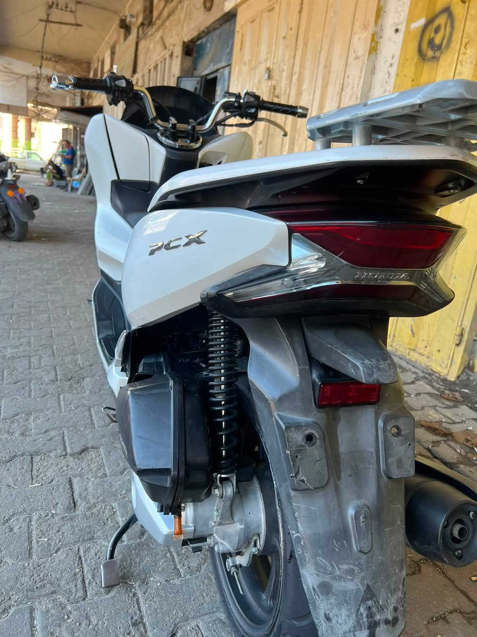 السلام عليكم
دراجة pcx جيل ثالث ياباني JF مكفوله كفاله عامة من كلشي

ماشيه 30الف حقيقي السعر 19 شراي تصل ع رقم ***********
