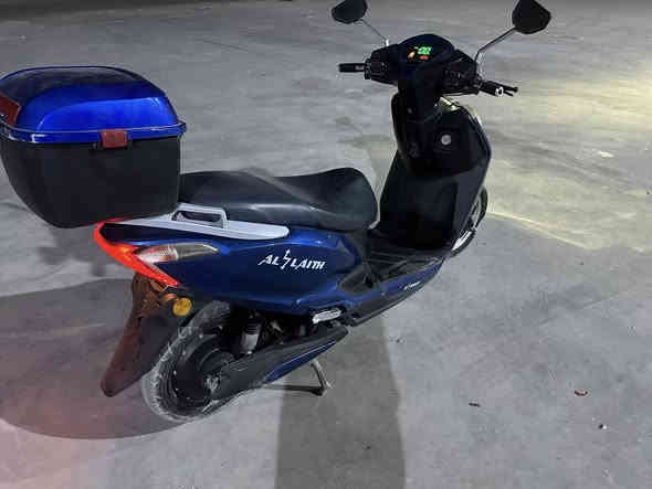 السلام عليكم دراجه كهربائيه للبيع جدآ نضيفه السعر 650 وبيه مجال 
***********
