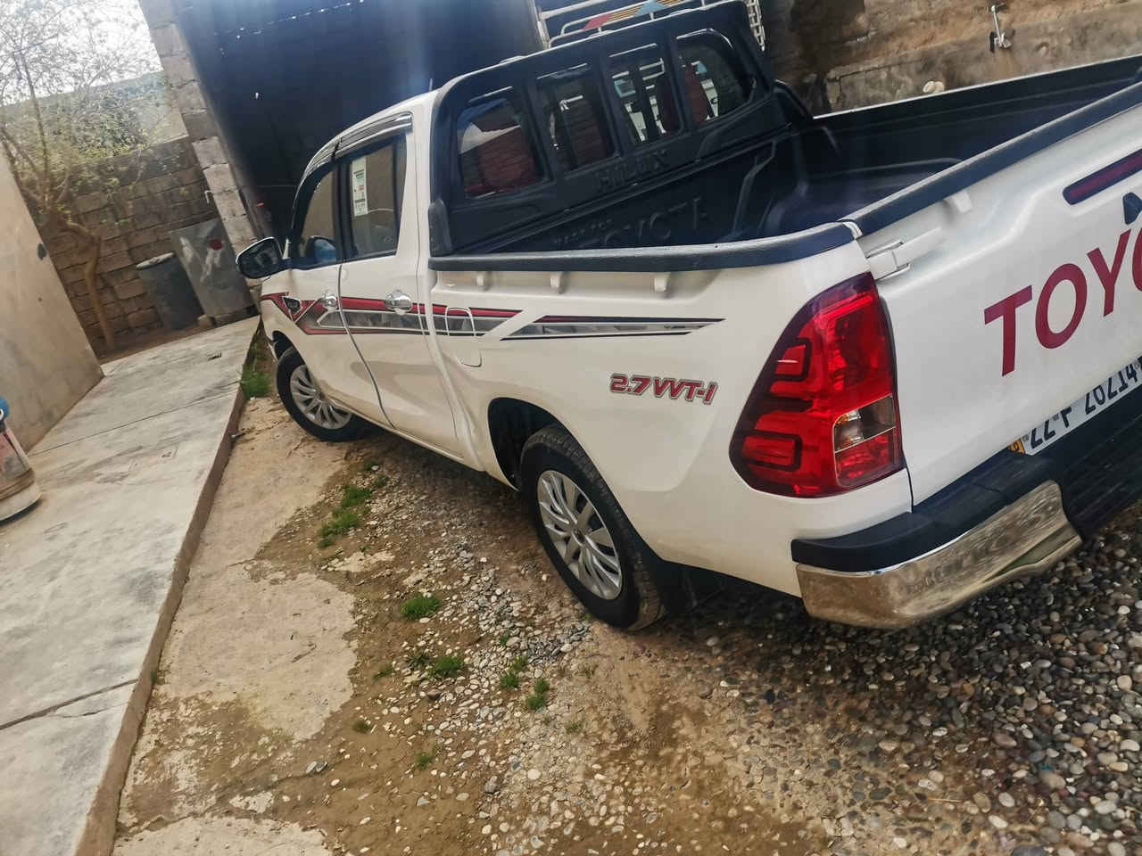 سلام عليكم ورحمة الله وبركاته عندي مرزي ٢٠٢٣ السياره كفاله عامه من كلشي من رصعه وبارد السياره جديده مال جناي ما تصرف عليه أربع السياره رقمه شمالي أربيل تحويل ثاني يوم سنويه جديده السياره وتماتيك نص فول بس كلش شرط كير ومحرك شرط صدر جديد السعر ٢٥٥ وبيه مجال الطيبين رقم الموبايل *********** مكاني صلاح الدين الشرقاط ملاحضه عتذر عن بيع مده و قصاط
