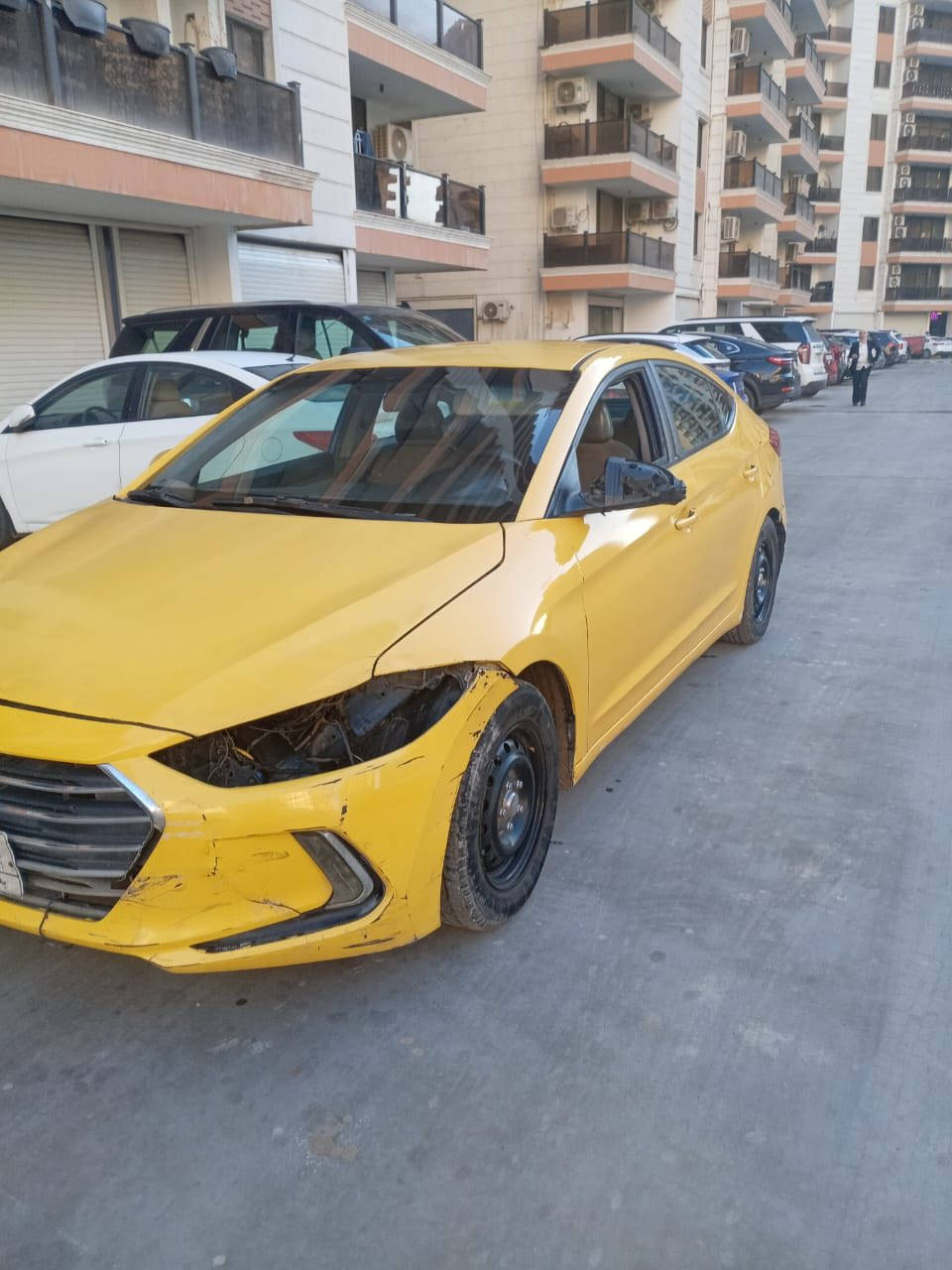 هيونداي النترا 2017 – للبيع

العداد: حوالي 210,000 ميل
الاستيراد: أمريكي
المحرك: 4 سلندر – 2.0L
القير: أوتوماتيك
اللون: أزرق (مصبوغ أصفر حاليًا)

السيارة چان عليها حادث بنيد وتم تصليحها بالكامل بشكل صحيح،
كل القطع متبدلة وما بيها أي مشاكل حالياً.
الـ Airbag موجود وما مفتوح.

المحرك شغال تمام، القير ناعم،
السيارة تمشي يومي بدون ملاحظات،
مناسبة للاستخدام الشخصي أو كسيارة اقتصادية.

المعاينة خير دليل
السعر120$ ( شده وعشرين ) 
قابل للنقاش للجادين فقط

0773 623 5971
