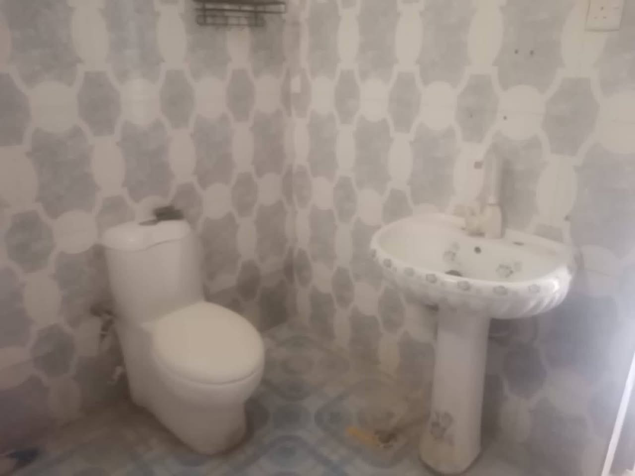 دار للبيع 
حي اور . قرب جامع اصحاب الكساء
طابو ملك صرف
المساحة ٢٨٠ متر
كونكريت مسلح .البناء طابوق.طابق واحد
هول.استقبال.غرفتين نوم .مطبخ .غرفة الطابق العلوي.منور جانبي.حديقة امامية .حديقة خلفية .كراج يسع سيارتين.صحيات وحمام داخلي .صحيات وحمام خارجي
للاستفسار
***********
غير متواجد على الفيس واتساب او اتصال على الرقم فقط
