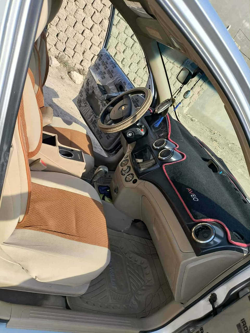 السلام عليكم اڤيو للبيع موديل 2014 مثنى سيارة مكفوله كفاله عامه فقط دحچه بسيطه بل باب الخلفي جيهة السايق السعر 80ورقه وبيهه مجال بسيط وباقي التفاصيل  الاتصال على رقم *********** ملاحظة لا يوجد خاص مكلف بل نشر
