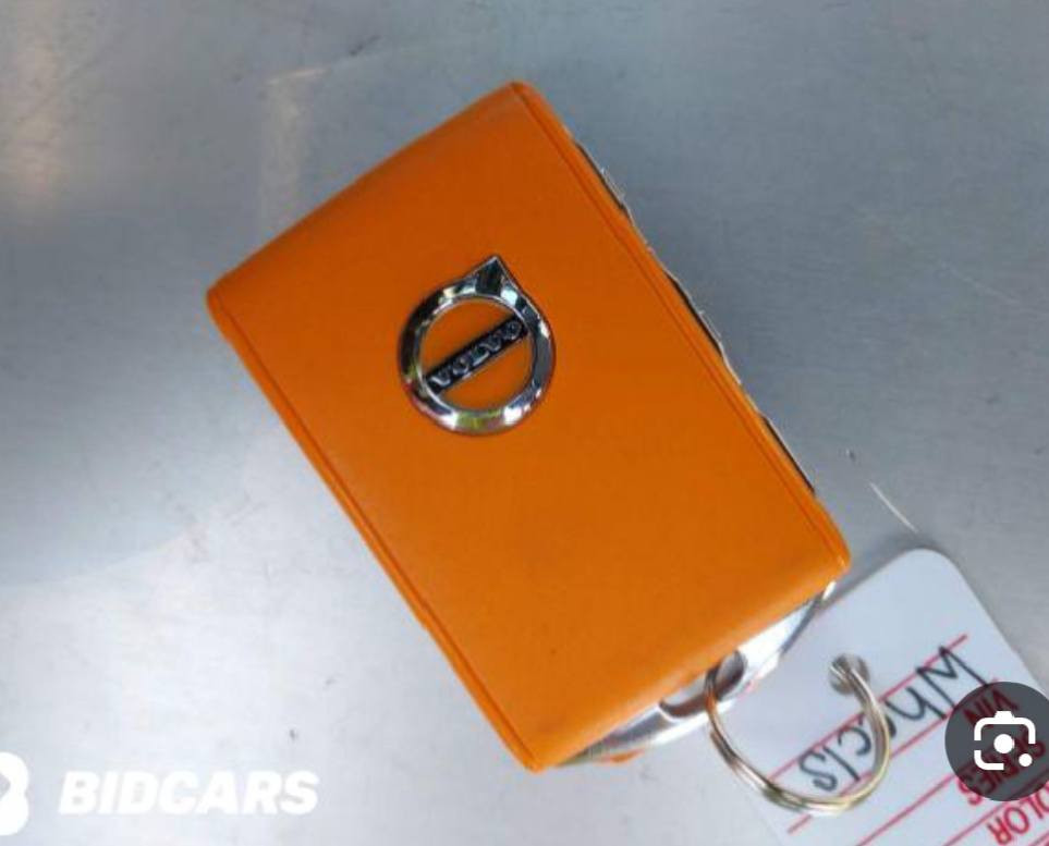 ڤولڤو  XC 60
موديل 220

السياره رقم كاتي يترقم أربيل سليمانيه دهوك

السعر 220

ماشيه  13000 ميل 

فول فول مواصفات 

محرك 4 سلندر 20 توربو 

هايبرد  recharge plg - in hybird 

اوتو بارك  Auto park  

لايتات عدسه (دوران اللايت مع الاسترن)

5 كاميرات 

تطبيقات كامل ونظام معلومات 

 google 

Google map 

Apple car play 

Android

نظام صوت سماعات فاخره harman kardon ,bowers&wilkins 

يدعم apple car play مع اجهزه iphone

الباب الخلفي كهربائي يعمل بالركل (الرجل )

مساعد سائق (pilot assist) للحفاظ على  المسار والمسافه على الطرق السريعه 

مراقبه النقاط العمياء وتنبيه حركه المرور الخلفيه 

كشنات كهرباء كشنات هيتر

كشنات جلد لون مميز 

ومواصفات أخرى 

السياره بدون صبغ فقط تعديل بارد البونيت 

السياره كلها على البلاد 

رقم الشاصي مرفقه مع الصور 

السياره موجوده في كركوك 

***********
