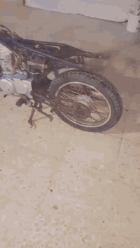 دراجه للبيع كلك كلك كلك  دراجه شغاله عوزهه بس كشن وتانكي ودبلات فقط سع...