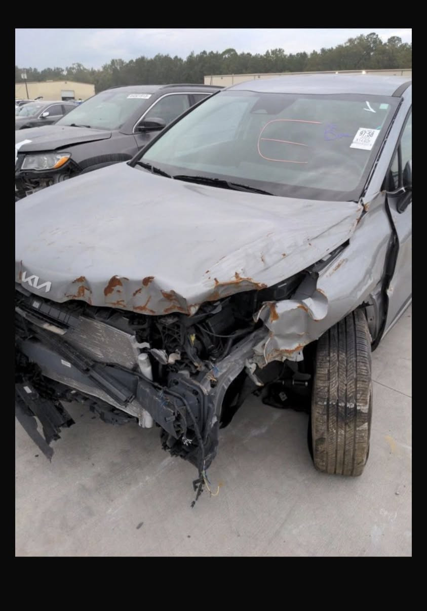 سبورتج XL للبيع
موديـل 2023
ماشيـة 15mi 
محرك 2400GDI
حادثها 5قطع صبغ بدون دواخل وبدون ايرباك 
سياره جديده مناقصها شي
سعرها : 177 ورقة
مكان : بغداد زيونة
رقم : ***********
