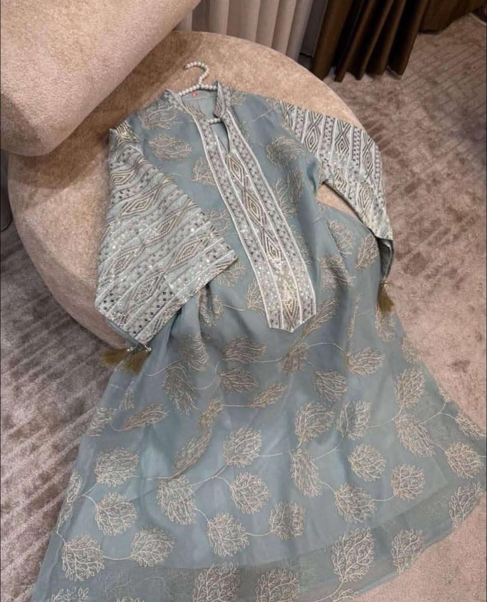 مش محتاجه اتكلم هو بيتكلم عن نفسه عن جماله وحلاوته
للطلب والحجز من هنا Lely Store ��


**إذا كنت صاحب هذا الإعلان وتريد حذفه لأي سبب، رجاءا أرسل رسالة إلى الدعم الفني**