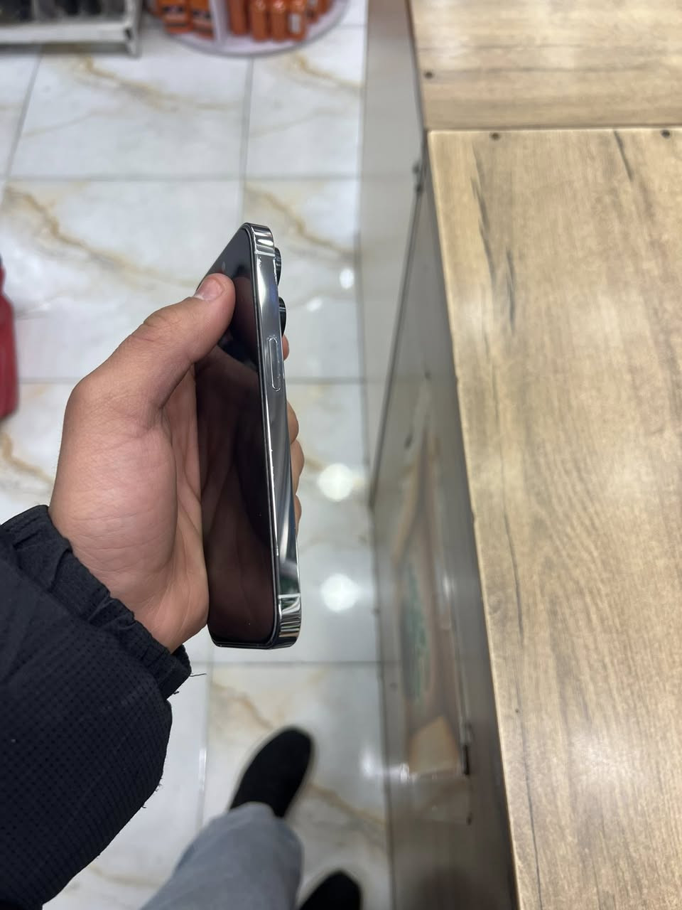 السلام عليكم
ايفون ١٤ برو ذاكره ٢٥٦ جهاز مكفول ما مفتوح بطاريه ٨٥ عنوان بغداد السعر ٧٢٥ الف وبي مجال قليل الرقم :***********
