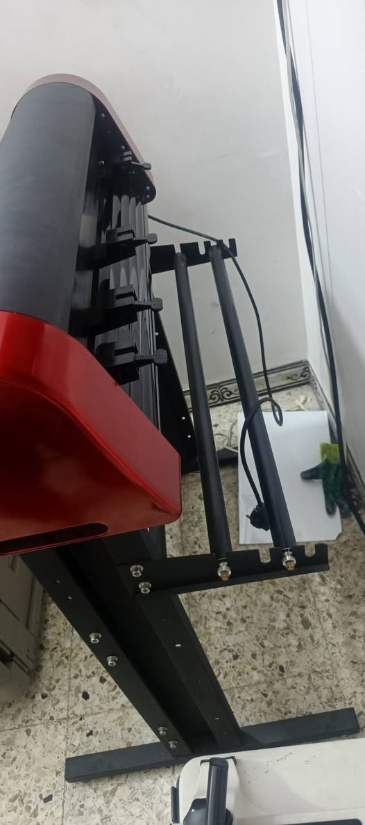 السلام عليكم
جهاز سكاي كت نوع v24 افضل انواع سكاي كت 
يقص اكثر من 800 غرام ورق او ستيكر 
قياس 70 سم الجهاز جديد مستخدم تجربة فقط و ملحقاتة كاملة ويا 
سعر الجهاز 750 الف 
رقمي *********** 
يوجد توصيل
