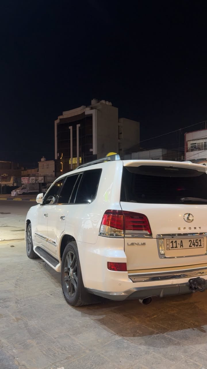 سلام عليكم
لكزز 2014 بريم داخل قرميدي 
رقم بغداد باسمي 
مكفوله من صبغ بيه مكانات بسيطه بارد 
ماشيه 167 كيلو
السعر 42 الف دولار 
مكان بغداد السيديه 
***********
