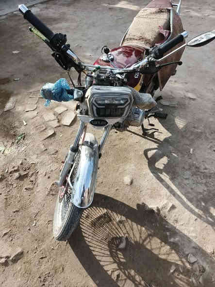 السلام عليكم دراجه للبيع عند دراجه تايجر 2025 سابقا مقفوله كفاله عامه بها حادث  بها حادث الحادث مالتها دشبول ومازدا ودبلات فقط السعر ب 550 وبيها مجال شيء قليل اوراق اصوليه ***********
