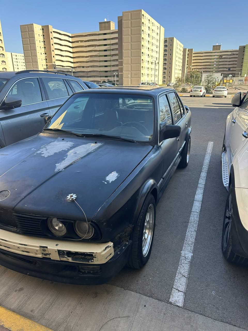 من رخصت صاحب الكروب بي ام زعره 325 للبيع محرك وكير ونجي تيوته لا تنقيص ولا تبخير وياله تو سايز. هارتج سماعات صالنصه اج كي اس  صرفه حلو تبريد شغال رقم الهاتف ***********  سعر السياره 33 وبيه مجال للغالين رقمه بغداد باسمي
