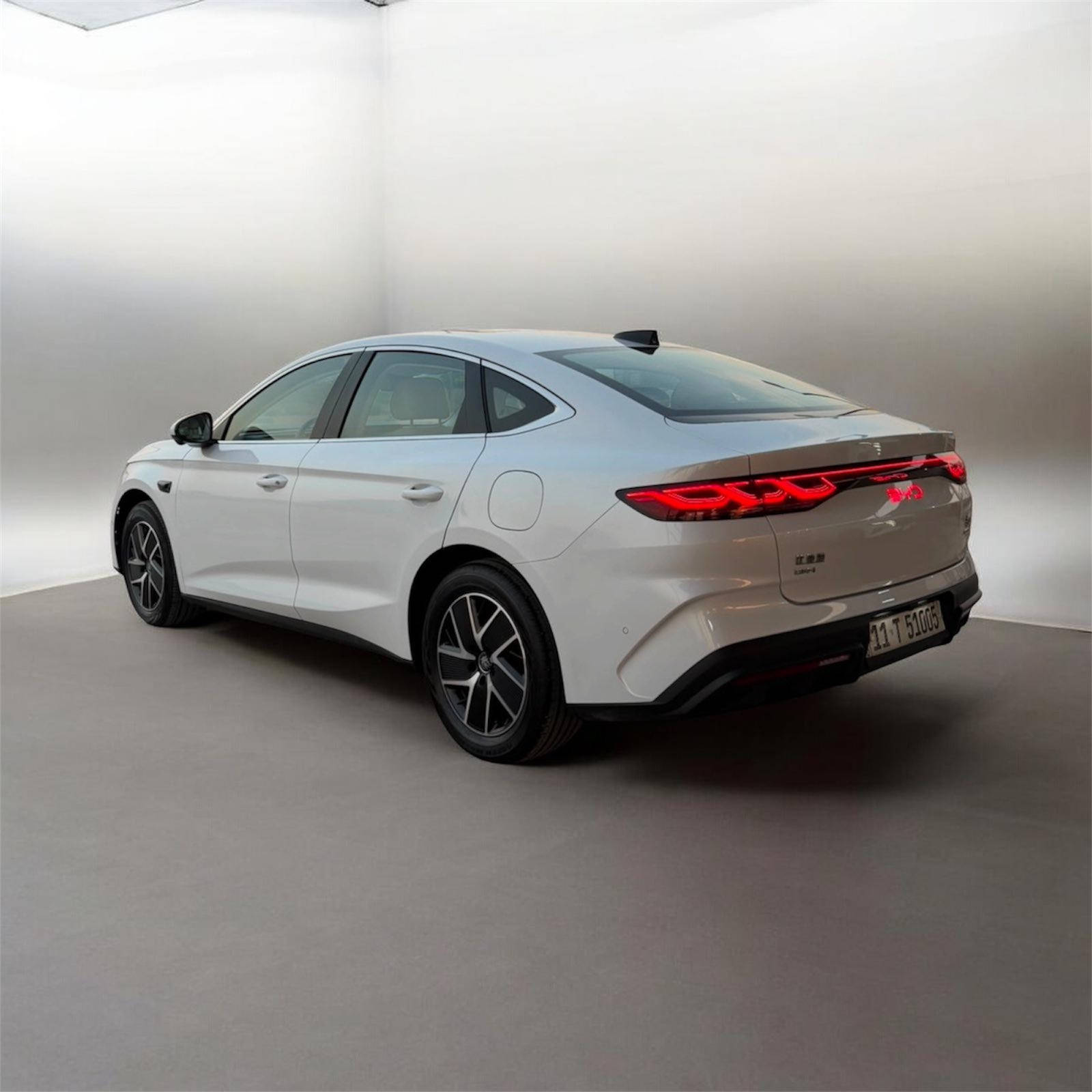 بي واي دي كن ل BYD Qin L فول 1/1
موديل ٢٥

بانوراما

١٣ كامرة

١٢ حساس

رادار جانبي وامامي 

اوتو بارك

داش كام وتصوير اثناء انطفاء السيارة 

شحن 120

ماشية 14000 الف

داخل ابيض

السعر 26.500 عراقي 

*********** 

بسمي تحويل مباشر

