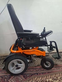 للبيع  كرسي كهرباي متحرك مستخدم قليل جدا نضافه 90% السعر 450 الف للتوا...