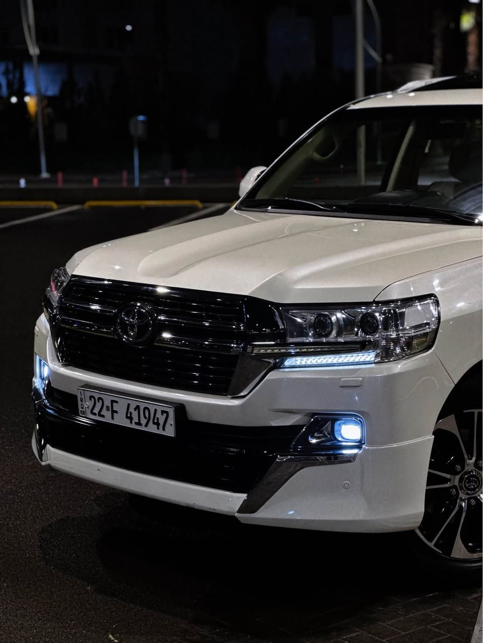 Land Cruiser 2018  📦
لاند كروزر بالباكيت سعر مناسب 
مواصفات GX كامل محدث GXR اب شرط 
بدون شخوط بدون رسعات بدون صبغ مكفول 
بس بيه مكانين صغار بارد 
ماشية 133 الف 
كشنات جلد 
سلايد 
كهرباء 
محرك V6 سعة 4000 مكفول 
سيارة بالواقع احلى 
مكان اربيل 
بدون مراوس بس بيع سعر 439 ورقة مجال بسيط 
واتساب ***********
________________________________
وەنەوشە ٢٠١٨ مواسفات GX 
سەیارەکە هەموو کراوەتە GXR 
بە شەرت 
بێ سبوخ بێ قەپو قۆپ 
تەنها دوو جێ ئایفۆن تەعدیلە 
تەنها 133 هەزار کیلۆمەتر رۆیشتووە 
گێر مەکینە بە شەرت 
لە هەولێرە 
گۆرینەوە ناکەم تەنها فرۆشتن سعری 439 ورقە 
واتساب *********** أربيل, العراق
