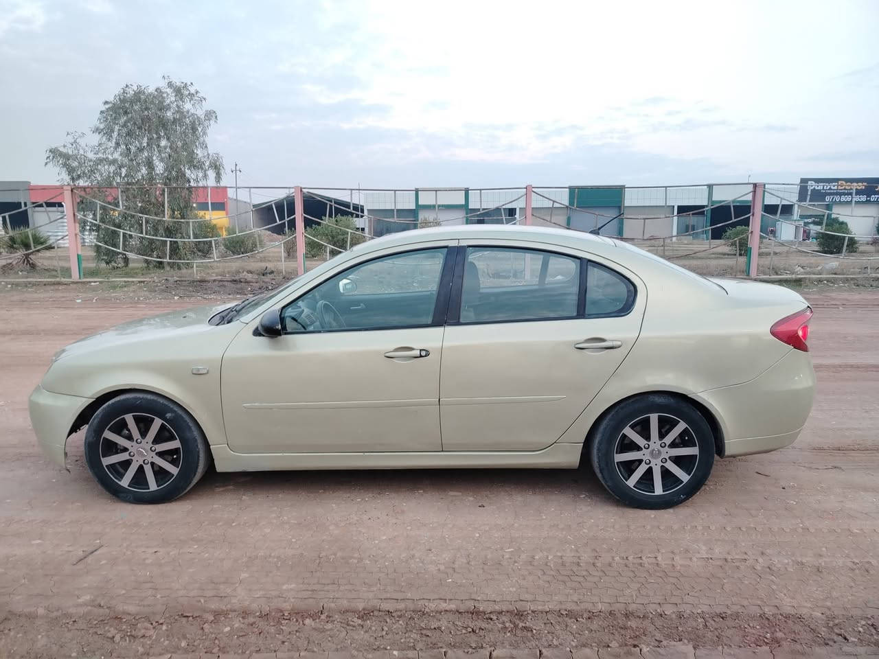 سلام عليكم
بروتون ٢٠٠٩ person
كير اوتوماتيك
كير و محرك بشرط جديد جديد قبل شهر شديد
رقم أربيل و رقم و سنوي جديد لحد ٢٠٣٠
تبريد و تدفئه اشتغل بشرط
٤ جام كهربائي
شاشة ايباد
كهربائي كله بشرط
صبغ حزام للجماليية
مكاني كركوك
***********
***********
