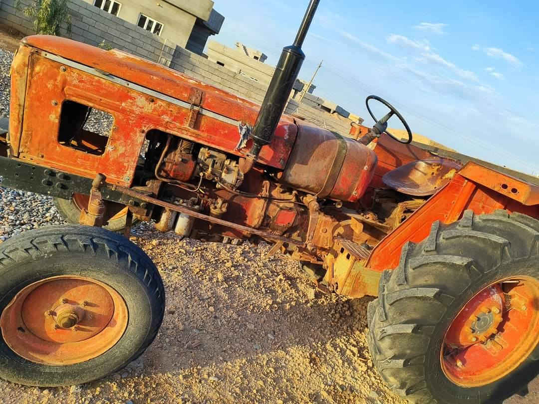 تركتر عنتر للبيع تايرات صدر سلف پم ونوزلات كلها جديد رقم وسنويه السعر 3 ملايين ونص وبي مجال كركوك الحويجه للاستفسار الأتصال على الرقم ***********
