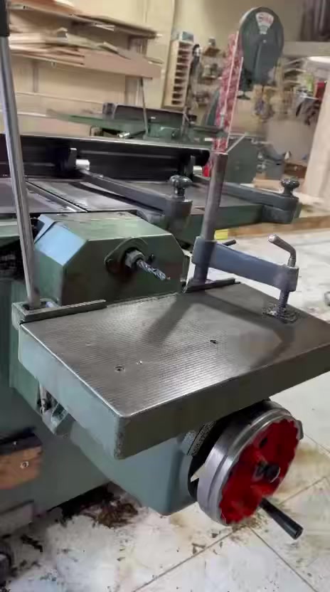 مجموعتين نجاري اطالي ٢٠٠٠/ ٥ عمليات 
نظافتهن ٩٥ بل ١٠٠ 
كل شي على وظع شريكة ، 
كل غراضات موجدة
مكاني السليمانية
***********
