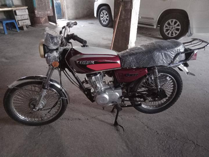 مكلف ب النشر
تايكر ٢١ اوراق مكفولة كاملة راعيها مستعجل عل بيع
مكانها صويرة
السعر ٤٠٠ الف 
رقم صاحبها‏‪***********‬‏
