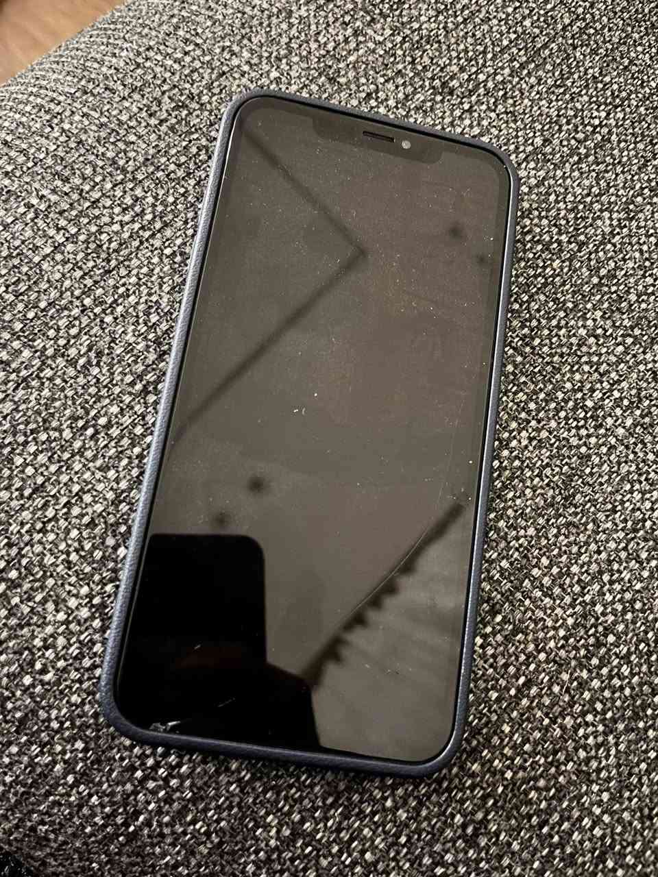 ايفون اكس ماكس ذاكرة٢٥٦ مبدل شاشة وبطارية وفيس ايدي مايشتغل رايدة ب130 مكاني بغداد بسماية موجود خاص وواتساب ***********
